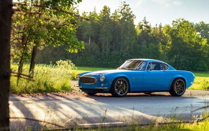 Volvo P1800 Restomod Cyan Racing