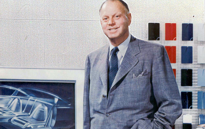 Ο Harley J. Earl πέρασε το 1986 και επίσημα στην αιωνιότητα ως μέλος του Autonotive Hall of Fame. Μόλις 17 χρόνια ύστερα από τον θάνατό του. DRIVE Legend: Harley J. Earl 1893-1969, τα φτερά της Αμερικής