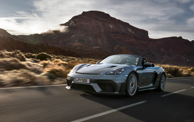 H νέα Porsche 718 Spyder RS θα κάνει την πρώτη της δημόσια εμφάνιση στις εκδηλώσεις της φίρμας στη Στουτγάρδη τον Ιούνιο για τα 75 χρόνια της. Porsche 718 Spyder RS