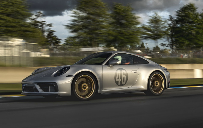 Η Porsche Porsche 911 GTS Le Mans Centenary Edition των €237.819 δεν διαφέρει τεχνικά από οποιαδήποτε Porsche 911 GTS! Porsche 911 GTS Le Mans Centenary Edition