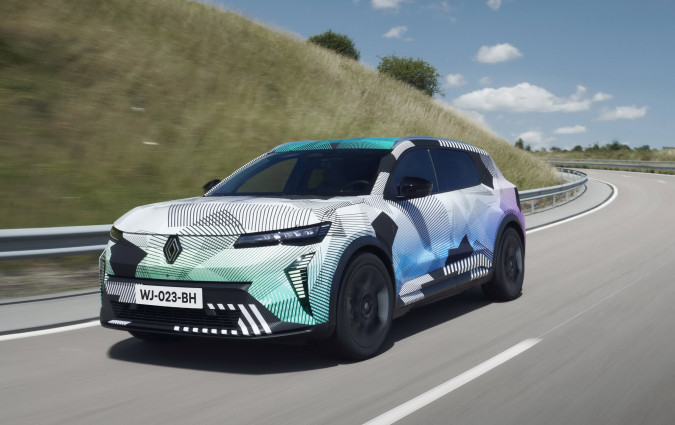 Τι θα φορά κάτω από το καπό άραγε το Renault Scénic E-Tech; Το πακέτο κίνησης του Mégane E-Tech ή από την γκάμα του Nissan Ariya που βασίζεται στην ίδια πλατφόρμα; Renault Scénic E-Tech