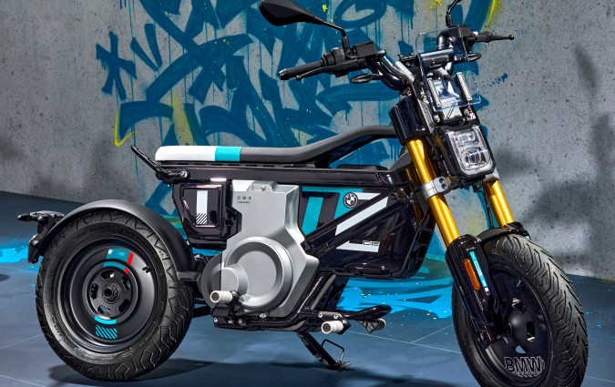 ​​BMW CE 02