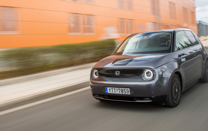 Το Honda e, ύστερα από δύο και βάλε χρόνια καριέρας στην Ελλάδα, έχει καταγράψει μόλις 47 πωλήσεις! Honda e
