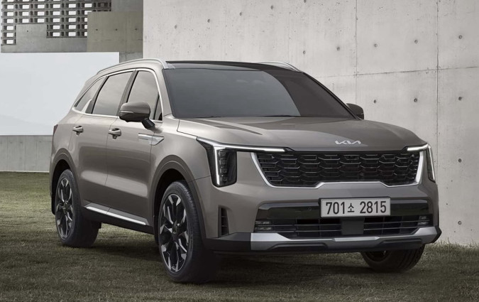 Το Kia Sorento μόλις ανανεώθηκε με το ΜΥ2023 που θα μας συντροφεύσει μέχρι τη λήξη της καριέρας της τέταρτης γενιάς του.  Kia Sorento 2023