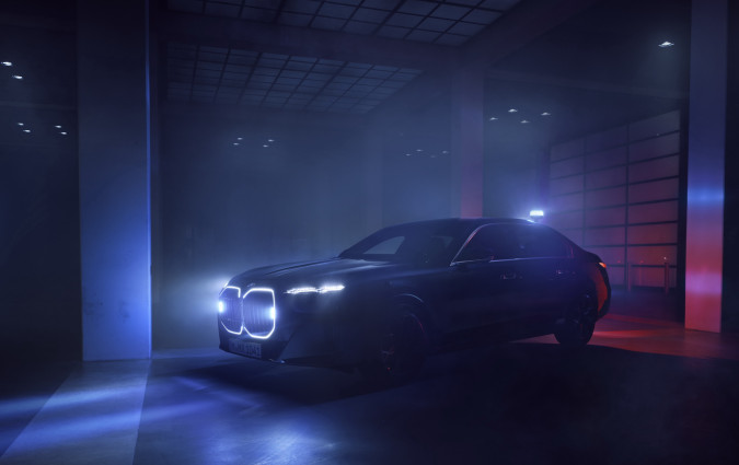 Τα ειδικά κρύσταλλα των θωρακισμένων BMW 7 Series και BMW i7 Protection πετυχαίνουν σχεδόν το επίπεδο προστασίας VPAM 10, το υψηλότερο για μη στρατιωτικούς σκοπούς. BMW i7 Protection, BMW 7 Series Protection