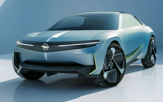 Το Opel Experimental πατά πάνω στη νέα αρχιτεκτονική STLA του Ομίλου Stellantis και διαθέτει σύστημα κίνησης με δύο ηλεκτρικούς κινητήρες. Opel Experimental
