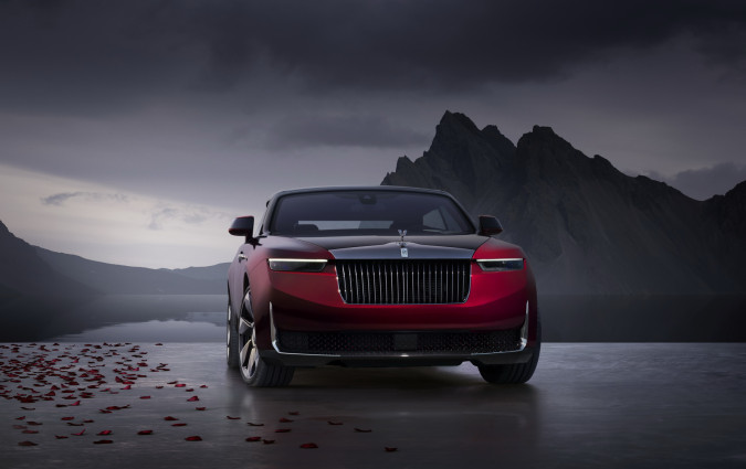 H Rolls-Royce La Rose Noire Droptail εκτιμάται στα 20 εκατομμύρια στερλίνες ή 23,4 εκατ. ευρώ. Rolls-Royce Rose Noire Droptail