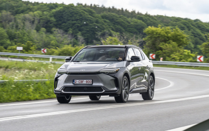 H Toyota, που προσεγγίζει προσεκτικά μέχρι στιγμής τον κόσμο των ηλεκτρικών, σχεδιάζει να ανεβάσει γρήγορα ταχύτητα. Toyota bZ4X