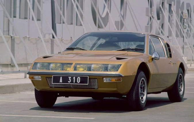 Σκοπός της Alpine είναι να κατασκευάσει ηλεκτρικά αυτοκίνηταμε χαμηλό βάρος για μια αυθεντική εμπειρία σπορ οδήγησης Alpine A310