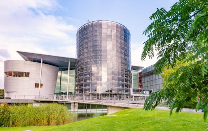 Σκοπός του VW Group είναι να αυξήσει τα κερδη του κατά10 δισεκατομμύρια ευρώ μέχρι το 2026 VW Dresden Plant