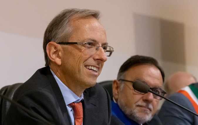 «Μου άρεσε πολύ», δήλωσε ο διευθύνων σύμβουλος της Ferrari, Benedetto Vigna, για την οδήγηση του πρώτου αμιγώς ηλεκτρικού μοντέλου της θρυλικής μάρκας από το Μαρανέλο. Benedetto Vigna Ferrari