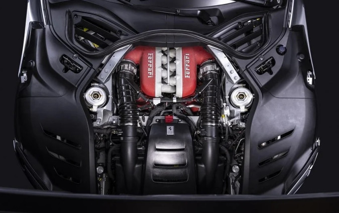 Μπορεί να μην της ανήκει η πατρότητα, αλλά η Ferrari συνεχίζει να στηρίζει τον V12 σε μια εξηλεκτρισμένη εποχή. Ferrari V12