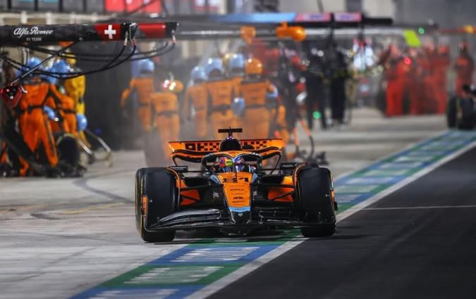 McLaren pit stop