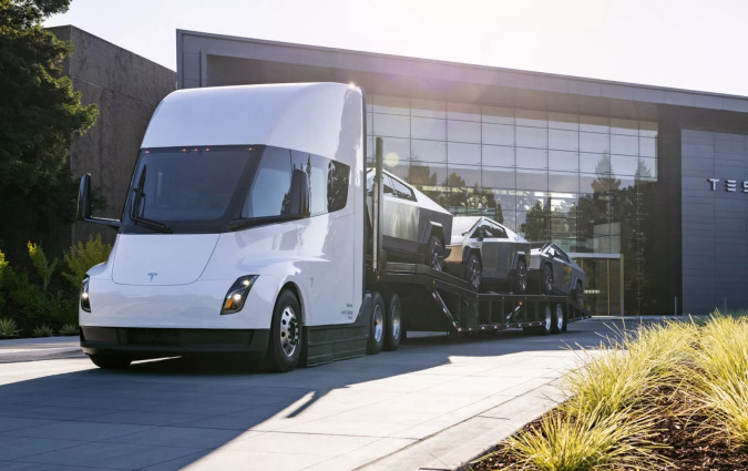 Τα πρώτα Tesla Cybertruck θα παραδοθούν στους ιδιοκτήτες τους στις 30 Νοεμβρίου, τη στιγμή που η λίστα αναμονής φτάνει μέχρι το 2028! Tesla Cybertruck