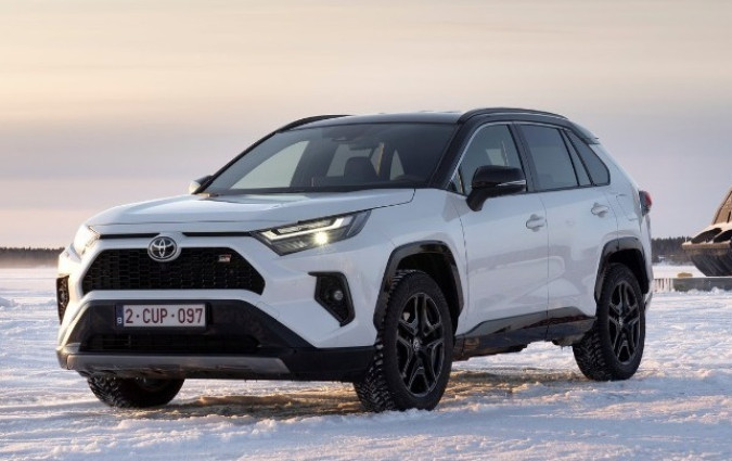 H οικογένεια GR αποκτά ένα καινούριο μέλος, το άκρως πετυχημένο Toyota RAV4. Μένει πλέον να δούμε αν θα κάνει την εμφάνισή του και στη χώρα μας Toyota RAV4 GR