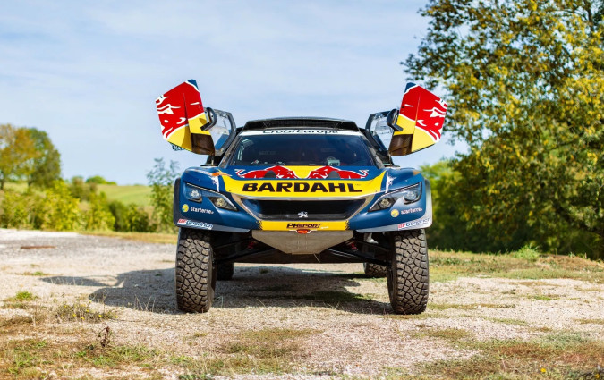 Το Peugeot 3008 DKR οδηγήθηκε από τρεις διάσημους οδηγούς αγώνων, μεταξύ των οποίων ο Sébastien Loeb. Θα είσαι ο τέταρτος; Peugeot 3008 DKR