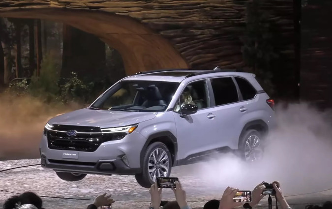 Ανανέωση για το Subaru Forester, με σχεδίαση που φέρνει κάμποσο σε ανταγωνιστικά μοντέλα. Subaru Forester
