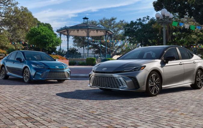 Η ένατη γενιά του Toyota Camry θα προσφέρεται αποκλειστικά με υβριδικά σύνολα κίνησης Toyota Camry