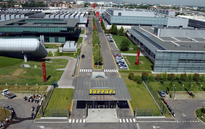 Ο CEO της Ferrari ενσωματώνει μυστικά από τον κόσμο της πληροφορικής στην εξέλιξη του πρώτου ηλεκτρικού μοντέλου της φίρμας. Ferrari