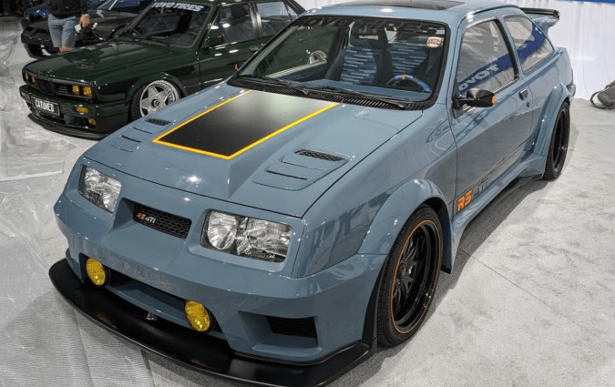 Το Ford Sierra Cosworth RS500 επιστρέφει με ένα υπέροχο restomod. Ομορφότερο, πιο καλοστημένο και με διπλάσια ισχύ από το κλασικό μοντέλο. Ford Sierra Cosworth RS500