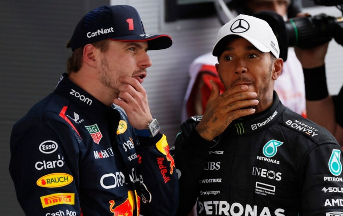 Πριν ανανεώσει με την Mercedes-AMG, ο Lewis Hamilton συνομίλησε τόσο με την Ferrari όσο και με την Red Bull, όπως αποκάλυψε ο επικεφαλής της αυστριακής ομάδας, Christian Horner Lewis Hamilton and Max Verstappen