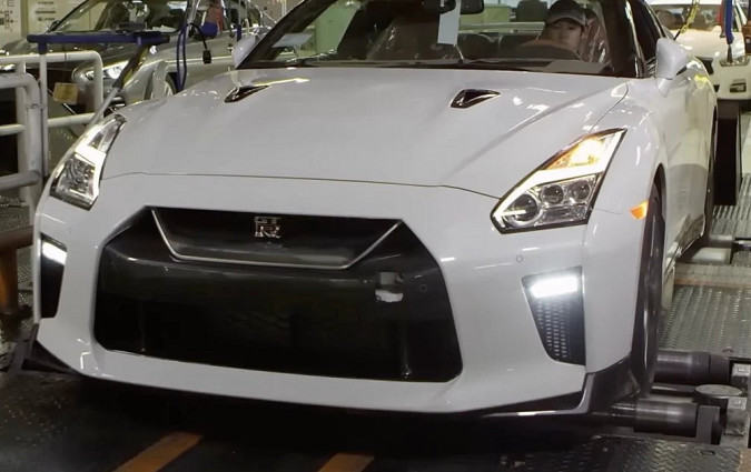 Το Nissan GT-R κατασκευάζεται στο εργοστάσιο της Nissan στο Tochigi της Ιαπωνίας, με έμφαση στην παραμικρή λεπτομέρεια Nissan GT-R Nissan GT-R