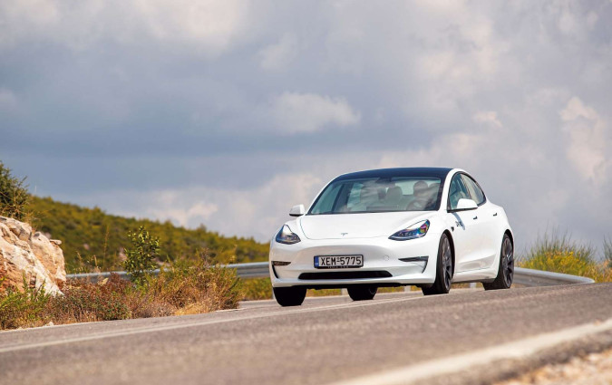 H ανανεωμένη έκδοση του Tesla Model 3 Performance θα κάνει κάνει πρεμιέρα στα μέσα του 2023 Tesla Model 3 Performance