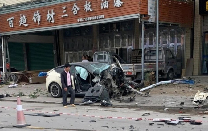 Ξανά αθώα η Tesla, αυτή τη φορά για το ανατριχιαστικό δυστύχημα με Tesla Model Y στην Κίνα, που σκότωσε δύο άτομα και τραυμάτισε τρία. Tesla Model Y