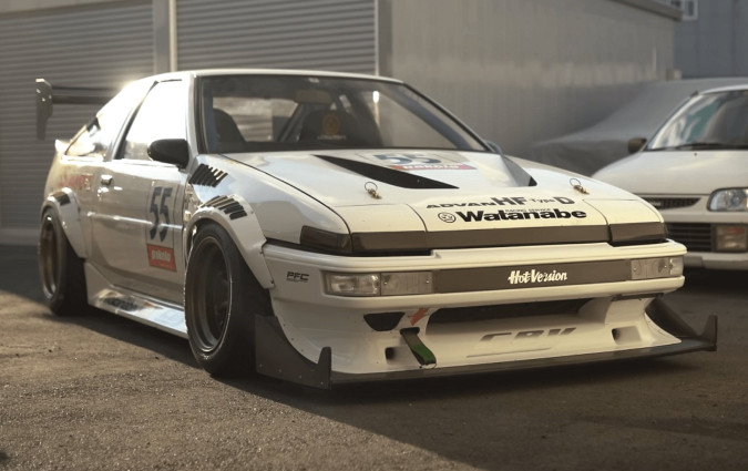 Παρά τα μόλις 200 ατμοσφαιρικά PS, η Toyota Corolla AE86 ρίχνει μισό δευτερόλεπτο στην πίστα Tsukuba στο πολύ Nissan GT-R Nismo! Toyota Corolla AE86
