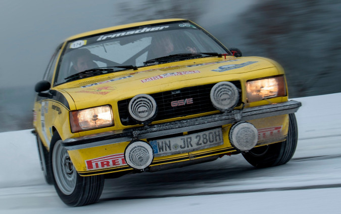 Ο Walter Röhrl ξανασμίγει με το Opel Commodore που ξεκίνησε την καριέρα του, μετά από 50 χρόνια. Walter Röhrl