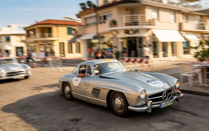 Ζήσε το όνειρο στα Mille Miglia. Mercedes-Benz 300 SL