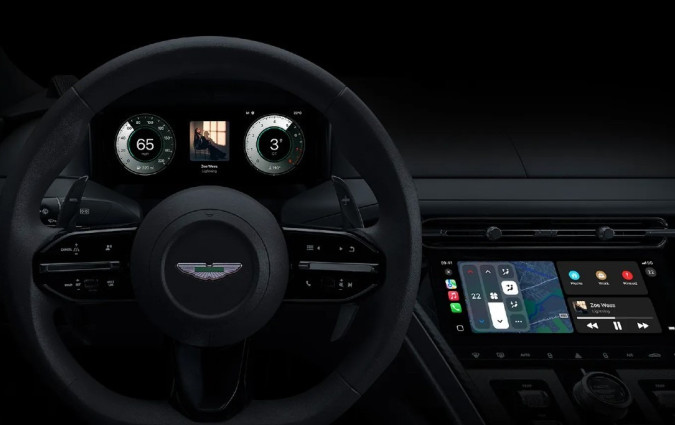 To ανανεωμένο Apple CarPlay δεν θα εμφανίζεται μόνο στην οθόνη του infotainment, αλλά σε όλες τις οθόνες του αυτοκινήτου Aston Martin Apple CarPlay