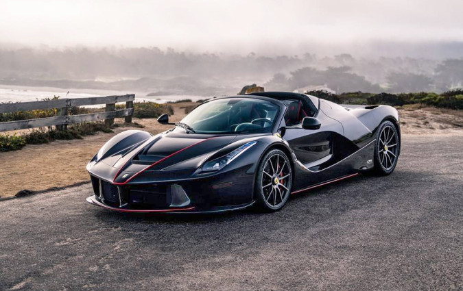 Η Ferrari Laferrari Aperta, διαθέσιμη σε τιμή λίγο πάνω από τα €2 εκατ., σήμερα σε δημοπρασία είναι διαπραματεύσιμη για περισσότερα από πέντε! Ferrari Laferrari Aperta
