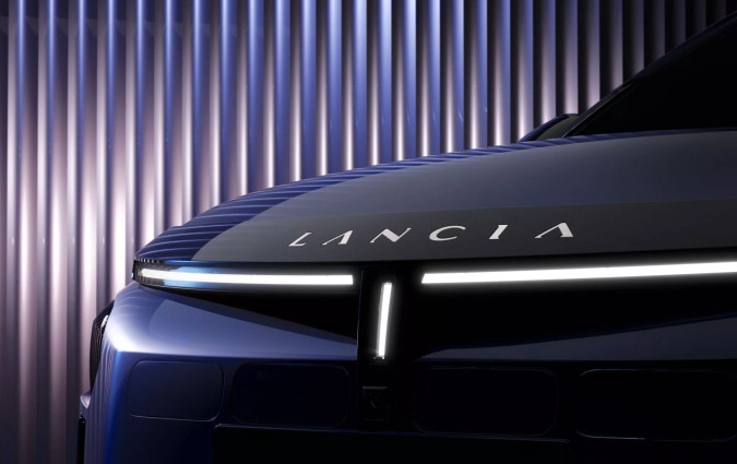 Η νέα Lancia Ypsilon, βασισμένη στην πλατφόρμα CMP του Ομίλου Stellantis, θα προσφέρεται τόσο ως θερμική όσο και ως ηλεκτρική. Η τελευταία, θα κάνει πρεμιέρα στις 24 Φεβρουαρίου Lancia Ypsilon