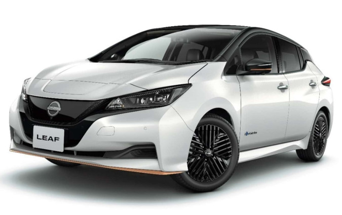 Tο Nissan Leaf 90th Anniversary επιχειρεί να δώσει ανανεωμένο ενδιαφέρον στο ιαπωνικό κόμπακτ στην JDM, όπου συνεχίζει να βρίσκει αγοραστές. Nissan Leaf 90th Anniversary