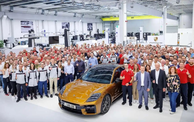 Η Porsche κατασκεύασε το 2.000.000ό όχημά της στη Λειψία, μια πανέμορφη Panamera Turbo E-Hybrid. Porsche