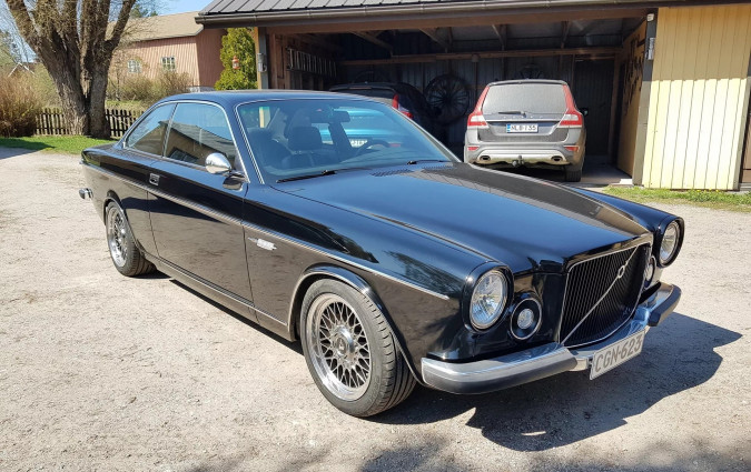 BMW E36 M3 ντύνεται Volvo 162 και φοράει τον V8 της BMW M5 με τα 400 PS. BMW M5