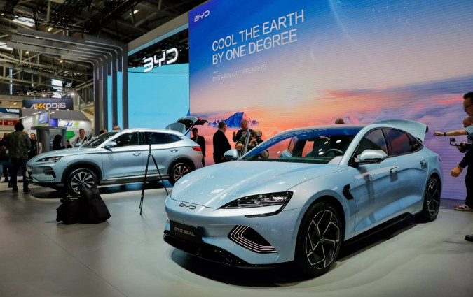 Χρονιά όνειρο για την BYD, που πλέον στρογγυλοκάθεται στην πρώτη θέση των πωλήσεων στην Κίνα. BYD