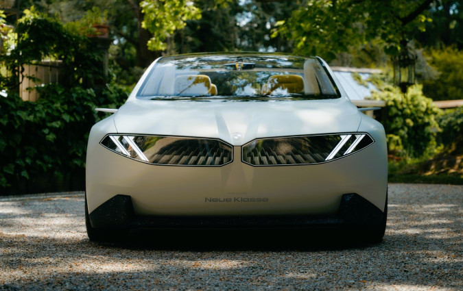 H BMW μέχρι το 2030 στοχεύει να παρουσιάσει έξι νέα αμιγώς ηλεκτρικά αυτοκίνητα, με προηγμένες τεχνολογίες, βασισμένα στην αρχιτεκτονική Neue Klasse BMW Neue Klasse