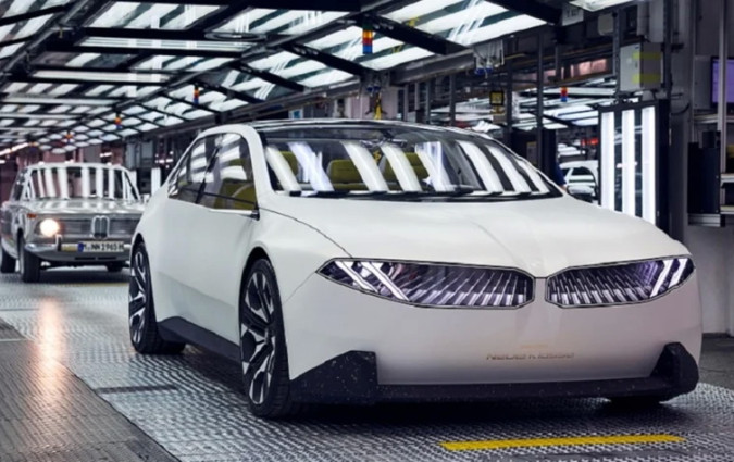 To εργοστάσιο της BMW στο Μόναχο μπαίνει στην... πρίζα BMW