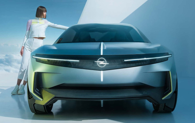 To ηλεκτρικό Opel Manta θυσιάστηκε στον βωμό της πολύπλοκης στρατηγικής ενός ομίλου με 14 φίρμες. Opel Manta, Opel Experimental