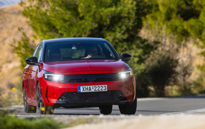 Κομβικό ρόλο την επιτυχία της Opel έπαιξε το Corsa, το οποίο αναδείχθηκε το αδιαμφισβήτο best-seller της ελληνικής αγοράς για το 2023 Opel Corsa