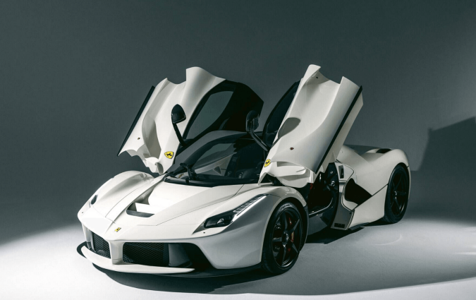 Να έχεις μια Ferrari LaFerrari και να τη φυλάς στο γκαράζ, αντιμετωπίζοντάς την ως επένδυση. Πώς κρατιέσαι να μην την οδηγήσεις; Ferrari LaFerrari