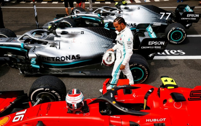 H Ferrari ανακοίνωσε με κάθε επισημότητα την απόκτηση του Lewis Hamilton, με τον ενθουσιασμό να επιστρέφει και πάλι στο Maranello Ferrari-Hamilton