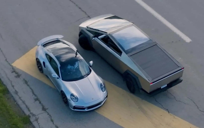 Η κόντρα του Tesla Cybertruck με την 911 κρατάει από εκείνο το ιντριγκαδόρικο βίντεο στην επίσημη παρουσίαση του ηλεκτρικού pick-up. Tesla Cybertruck