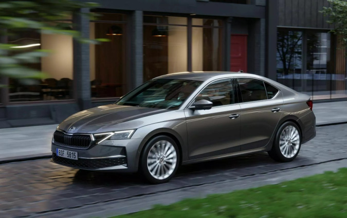 Το ανανεωμένο Škoda Octavia απέκτησε νέα εμφάνιση και προηγμένες τεχνολογίες αιχμής, διατηρώντας τον πρακτικό και οικογενειακό χαρακτήρα του Škoda Octavia