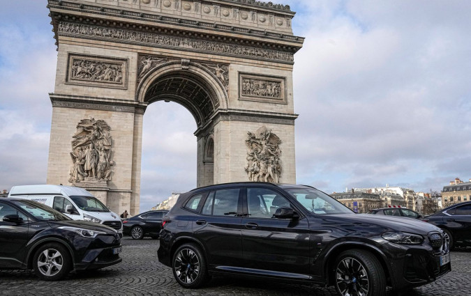 Παρίσι: 225 ευρώ για …έξι ώρες πάρκινγκ! SUV Paris