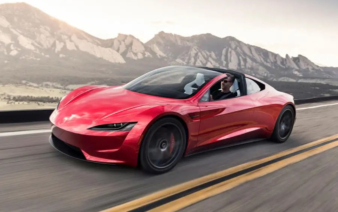 Τα 60 mph θα έρχονται σε λιγότερο από 1”, αλλά αυτό θα είναι το λιγότερο εντυπωσιακό στοιχείο του νέου μοντέλου, διατυμπανίζει ο Elon Musk. Tesla Roadster