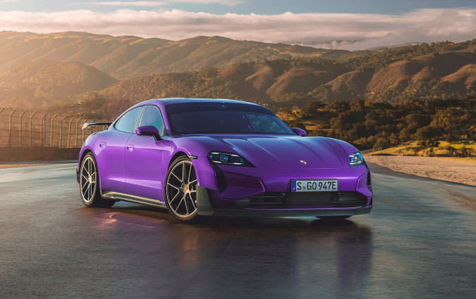 Κοστίζει όσο δυόμισι Model S Plaid, αλλά βγάζει ένα πιο σπορτίφ ταμπεραμέντο. Με το πακέτο Weissach μάλιστα, είναι ένα ταχύτατο όπλο για την πίστα. Taycan Turbo GT