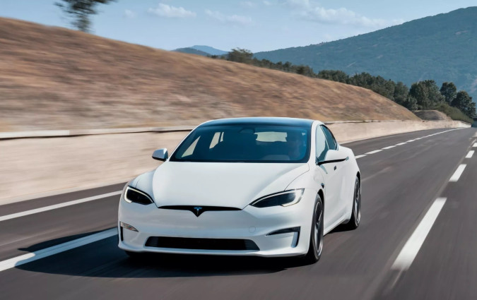 Τώρα, για να αυξήσει τις παραγγελίες του Full Self-Driving, η Tesla προσφέρει έναν μήνα δωρεάν χρήσης. Full Self-Driving